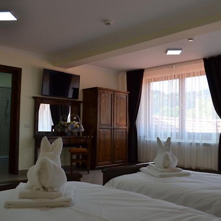 Hotel Rabbit Bran Moieciu de Jos Exterior photo