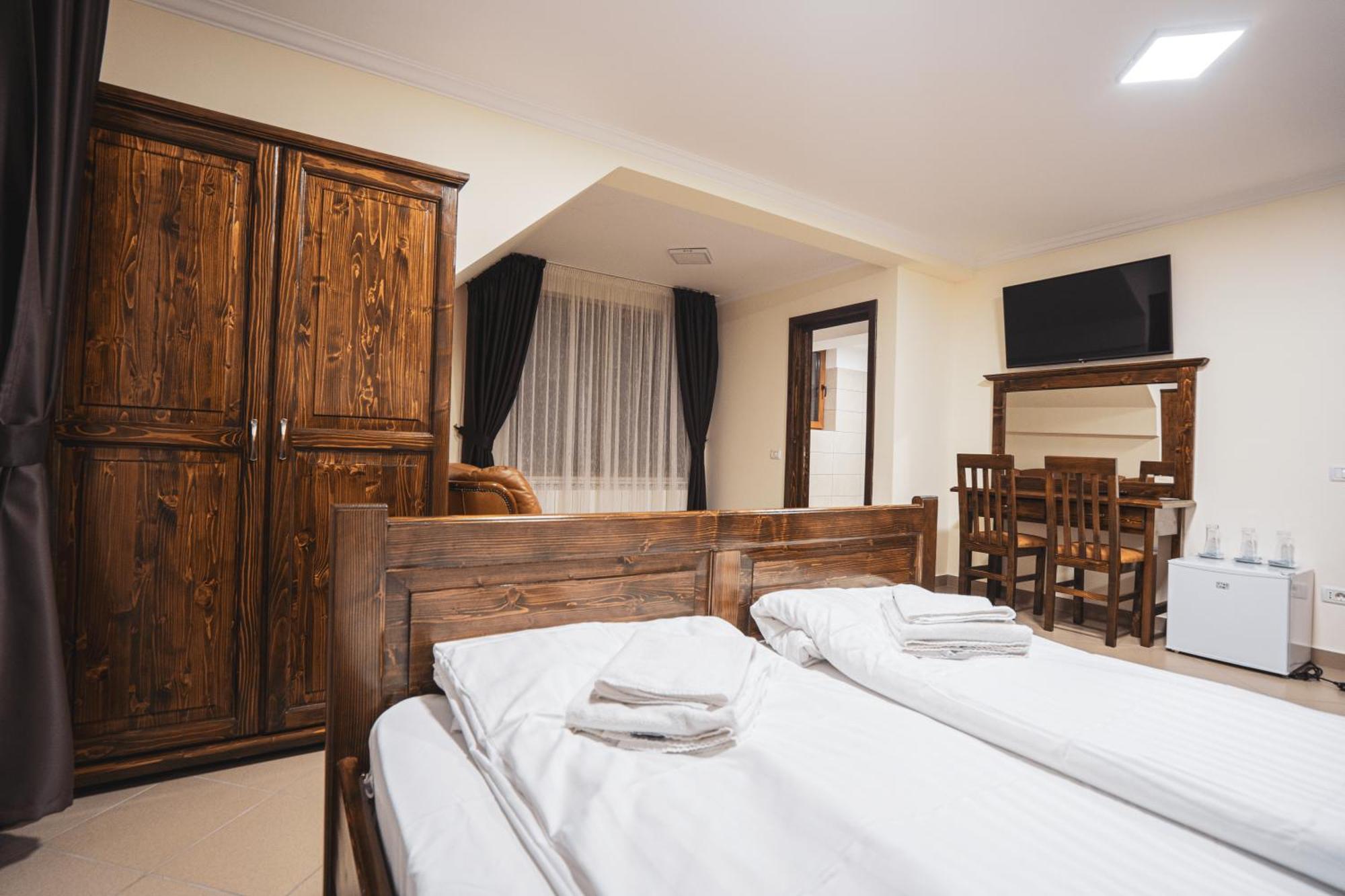 Hotel Rabbit Bran Moieciu de Jos Exterior photo