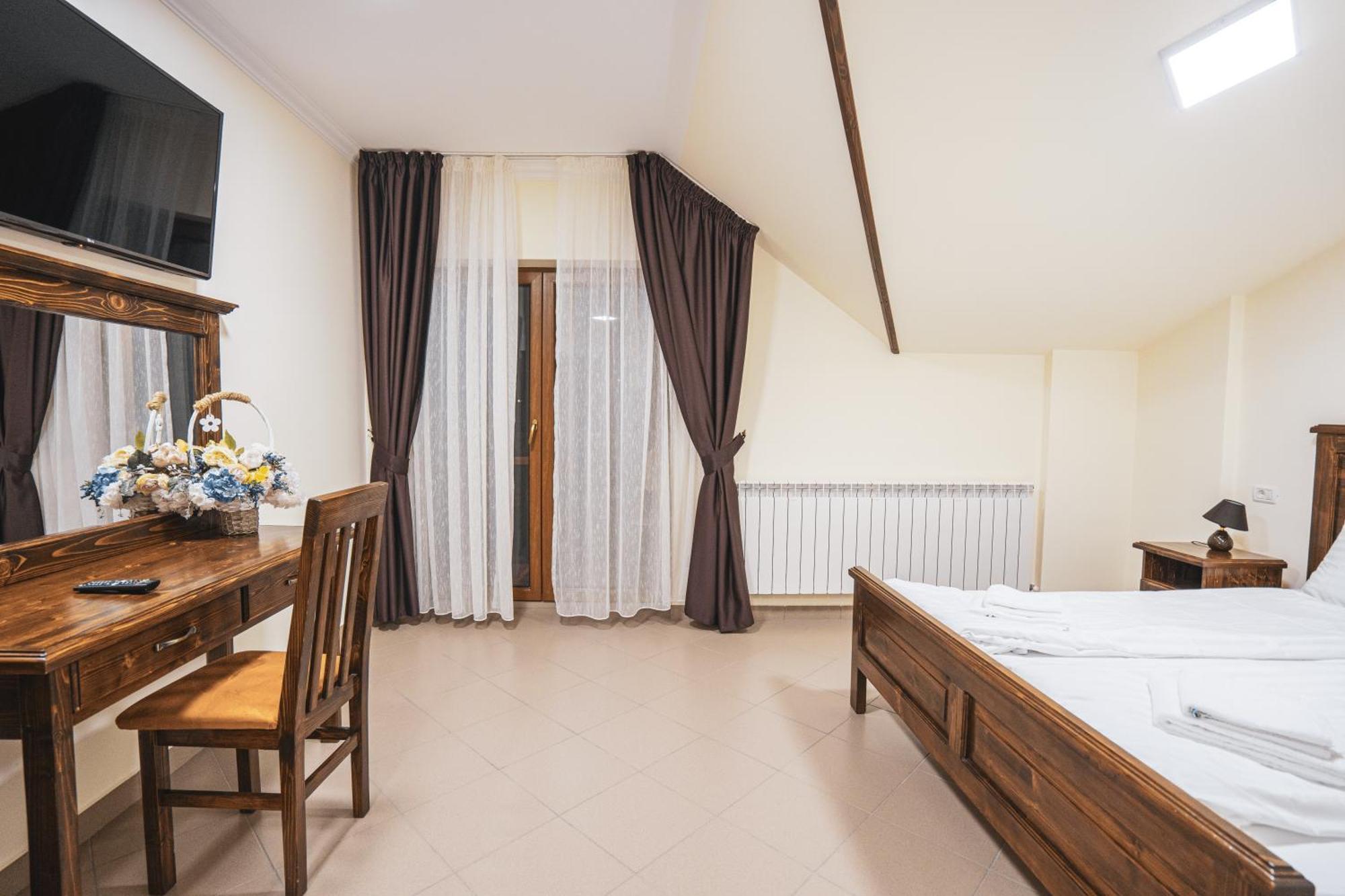 Hotel Rabbit Bran Moieciu de Jos Exterior photo